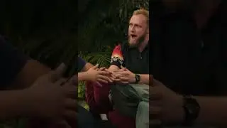 ЧБД Тамби упал со сцены 