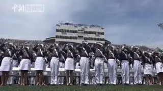 美国西点军校的毕业典礼是这样的