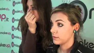 Lezione di makeup: la mezzaluna sopra l'occhio