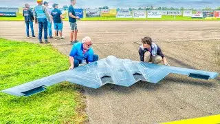 LARGEST B-2 SPIRIT STEALTH BOMBER RC TURBINE JET MODEL