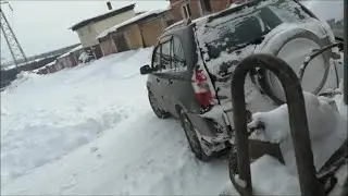 запуск погрузчика в морозы уборка снега