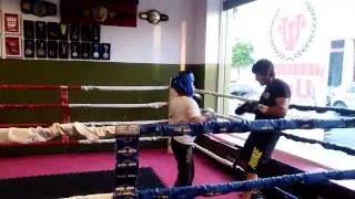 Club de boxeo de David Trallero en Denia. Max vs Maestro Toni. Training Unit DENIA.