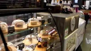 Торговый островок для продажи кофе с собой Gelatte Cafe в ТЦ Невский