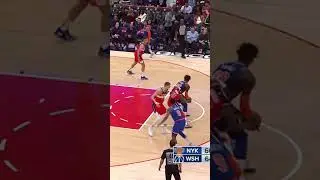 Julius Randle Throws Down EMPHATIC Dunk Between Two Defenders | 