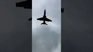 Under the approach path ! Hawk T2 VERY LOW RAF valley