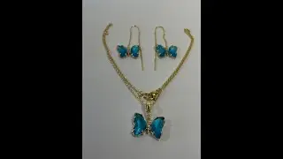 Изящные серьги - бабочки  и изысканный кулон- бабочка на цепочке.
