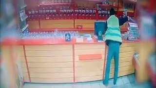 Напал на магазин с газовым баллоном