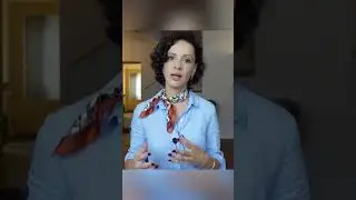 Сочетание кашемирового свитера и шелковой юбки. Образы на осень. #мода  #стиль  #тренды2023
