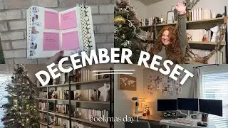decorating, bullet journaling, and a new WFH desk setup | DECEMBER RESET | BOOKMAS DAY 1