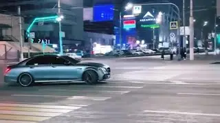 Волгоградец устроил наглый дрифт на Mercedes в центре города