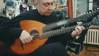 School of folk Gipsy dance "Monisto" Показ старинной гитары.  Michael Nowy wien anno 1920