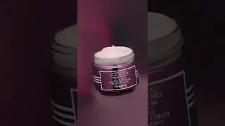 SELFCARE || All the power of Black Rose extracts at the heart of a remarkable texture.