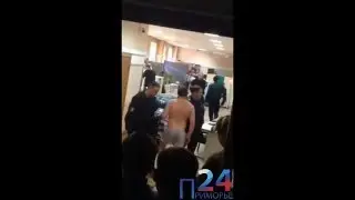 На таможне Гродеково мужчину раздели до трусов
