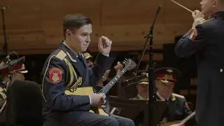 «Камаринская», солист – Михаил Никифоров