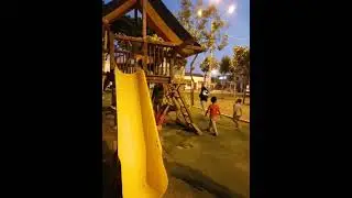 Yamir juegan en el parque rlaok castilla callao.. (1)