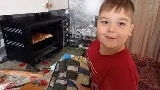 Булочки колбасой и сыром. детям очень понравится, вкусные очень...