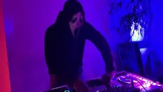 LOONEY CHOONZ LIVE 003 - RONNIE LOKO - CLIP 3