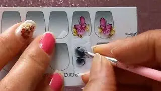 ADESIVO DE UNHA ROSAS  VERMELHA PRO NATAL
