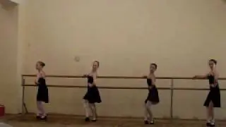 Экзамен по народно-характерному танцу