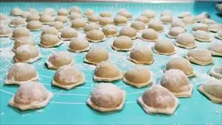 Домашние пельмени! Очень тонкое тесто и много мясной, сочной начинки! Пошаговый рецепт.