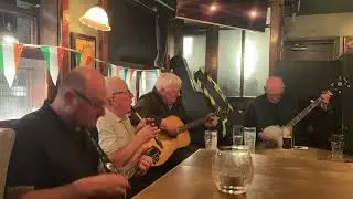 İrlanda’da Bir Türkü Evi 🎶 | Geleneksel İrlanda Müziği Deneyimi