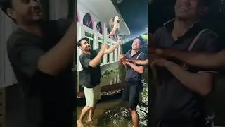 রিজিকে থাকলে আপনা আপনি আসে সারাদিন ত্রাণ দিয়ে রাত্রে একটু বের হলাম তখন এই মাছটা আমাদের সামনে ধরাপরল