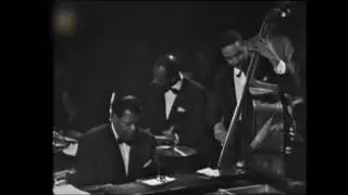 Oscar Peterson　"Bag's Groove"