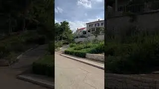 Прогулка у моря в Хорватии