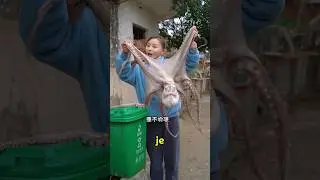 This woman is willing to do anything for good food.