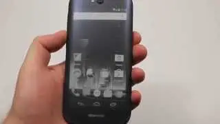 Работа Android-интерфейса и браузера на E-Ink дисплее YotaPhone 2