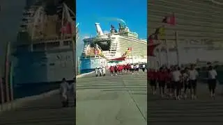 Kapal Pesiar terbesar di dunia| Cococay Private island Royal Caribbean. #shorts #fyp
