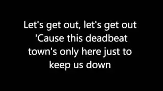 She looks so perfect - 5 Seconds of Summer (Lyrics)