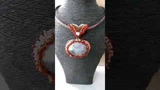 Колье из агата.