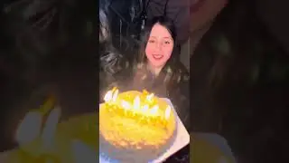 Поздравили с друзьями маму .