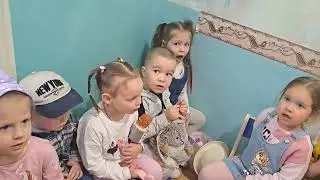 Під час повітряної тривоги, діти в садочку співають, щоб поліпшити емоційний стан.