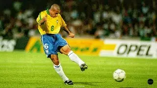 This Is Why Roberto Carlos Was Feared By All Of His Opponents | Real Madrid Galactico | [4K]
