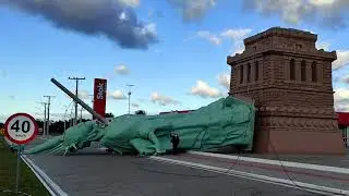 Que tiro foi esse!  Versão estátua da Havan      