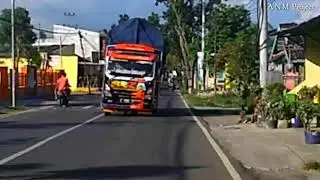 Truk Reza putra dolan neng cepu....