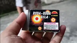 Keseruan Menyalakan Petasan Gangsing atau Kembang api Roda Gila