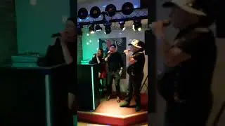 Tak było  w Restauracji muzycznej " STRUNA " na Warszawskich Bielanach. (Cover)