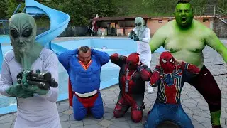 Superheroes VS Aliens