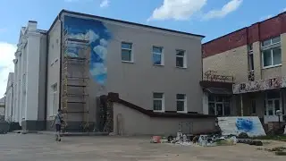 Разрисовываем фасад.