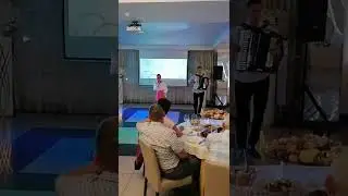 Под окном широким в исполнении Алёны Шатковой, Олега и Тараса Кривовых на свадьбе👰💍💒
