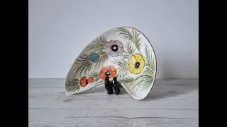 Mid-20th Century Italian 'Alla Moda' Handpainted Poppies Art Pottery Dish, 1960s-70S