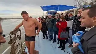 23-годишният Александър Георгиев извади кръста на Богоявление в Русе