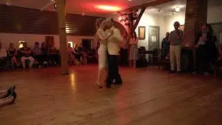 Dance me to the end of love - live by Pernilla Kannapinn