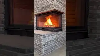 Камин из кирпича с кассетной топкой Astov