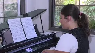 12 yaşındaki piyanist bir yılda iki dünya birinciliği elde etti