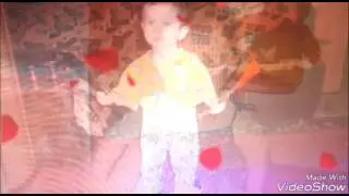 Я маленькая !!!!!! Маленькая Вика !!!