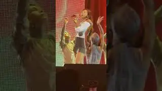 Hwasa Fancon Tour [Twits] in Singapore (화사 팬콘서트 투어) — "I Love My Body"